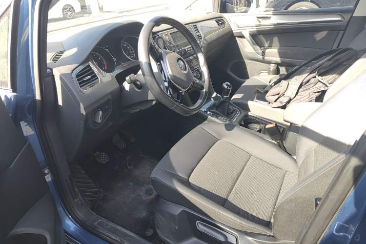 Used Volkswagen Golf Sportsvan 2016 230TSI Manual Entry-Level Trim Left Front Seat