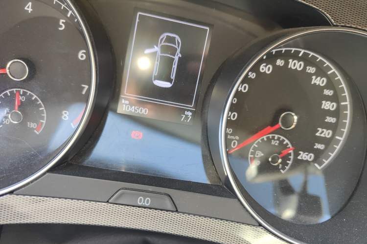 Used Volkswagen Golf Sportsvan 2016 230TSI Manual Entry-Level Trim Odometer Close Up