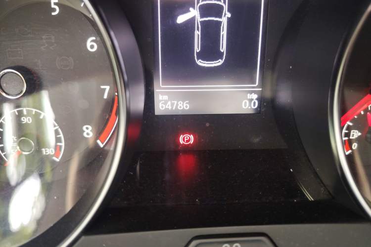Used Volkswagen Golf Sportsvan 2016 230TSI Automatic Luxury Version Odometer Close Up