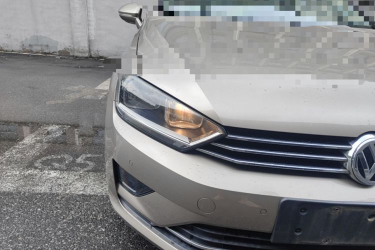 Used Volkswagen Golf Sportsvan 2016 230TSI Automatic Luxury Version Right Front Headlight