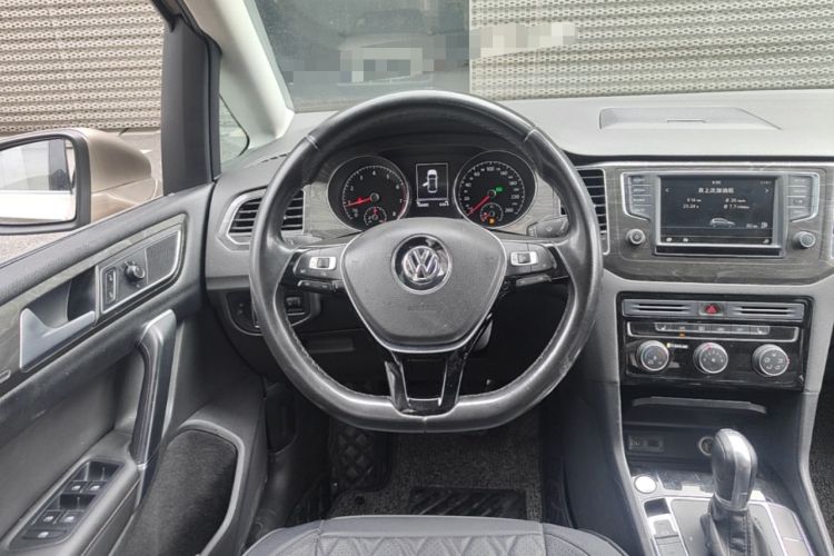 Used Volkswagen Golf Sportsvan 2016 230TSI Automatic Luxury Version Steering Wheel
