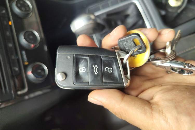 Used Volkswagen Golf Sportsvan 2016 230TSI Automatic Luxury Version Vehicle Key