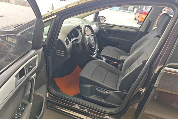 Used Volkswagen Golf Sportsvan 2016 230TSI Automatic Trend Edition Driver Seat