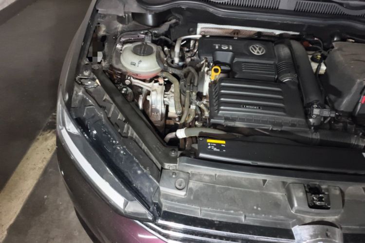 Used Volkswagen Golf Sportsvan 2016 230TSI Automatic Trend Edition Engine Bay Right