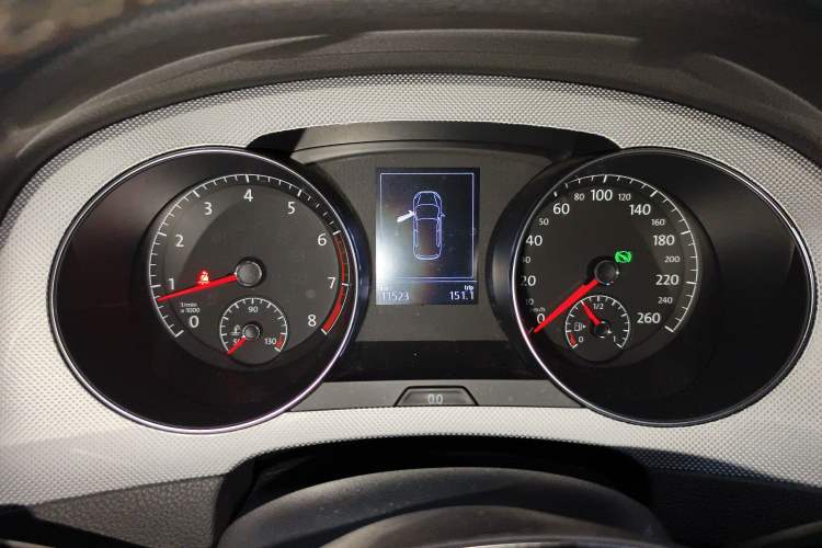 Used Volkswagen Golf Sportsvan 2016 230TSI Automatic Trend Edition Instrument Cluster