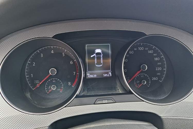 Used Volkswagen Golf Sportsvan 2016 230TSI Automatic Trend Edition Instrument Cluster