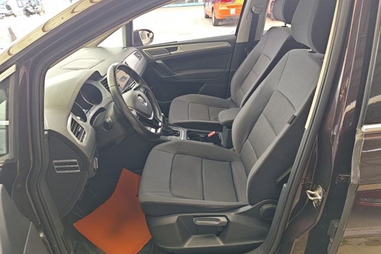 Used Volkswagen Golf Sportsvan 2016 230TSI Automatic Trend Edition Left Front Seat