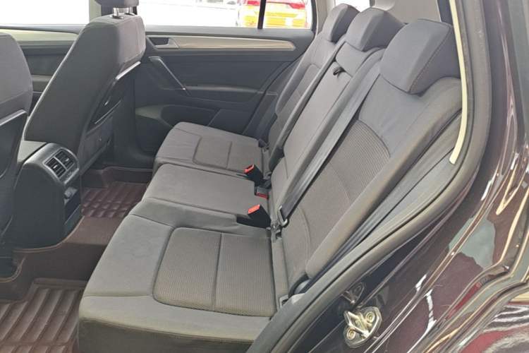 Used Volkswagen Golf Sportsvan 2016 230TSI Automatic Trend Edition Left Rear Seat