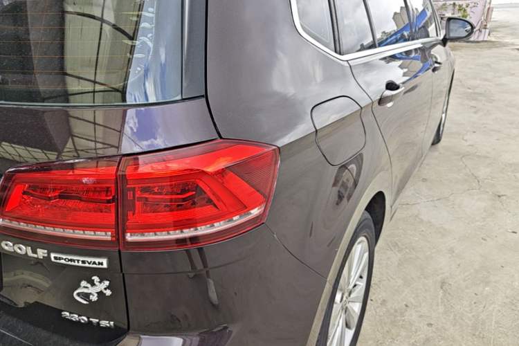 Used Volkswagen Golf Sportsvan 2016 230TSI Automatic Trend Edition Right Rear Taillight