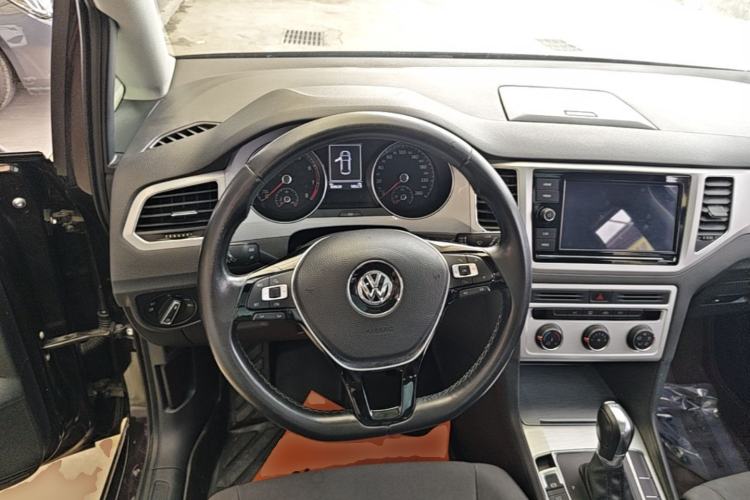 Used Volkswagen Golf Sportsvan 2016 230TSI Automatic Trend Edition Steering Wheel