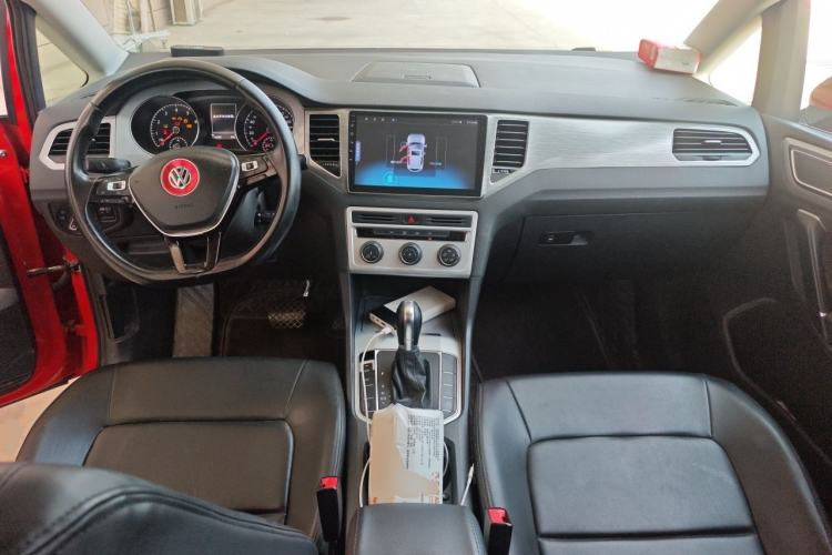Used Volkswagen Golf Sportsvan 2016 230TSI Automatic Trend Edition Center Console