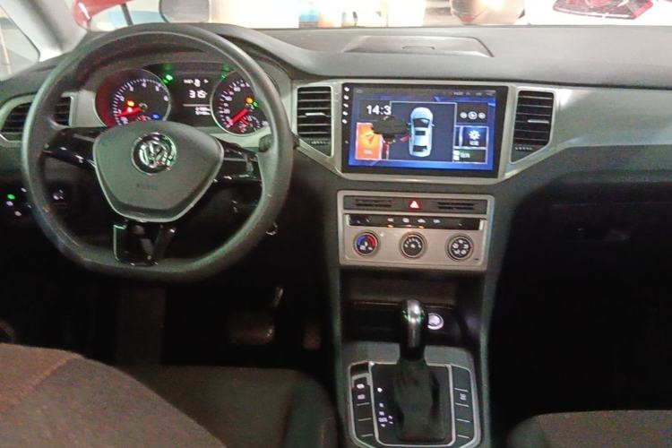 Used Volkswagen Golf Sportsvan 2016 1.6L Automatic Comfort Model Center Console