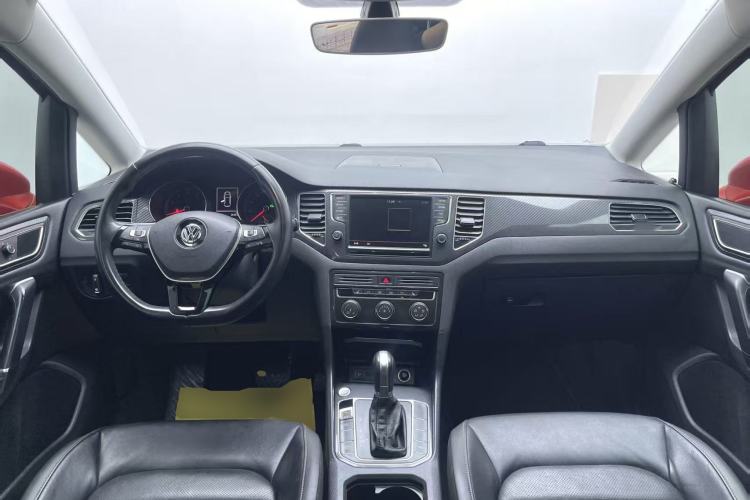 Used Volkswagen Golf Sportsvan 2016 230TSI Automatic Luxury Version Center Console