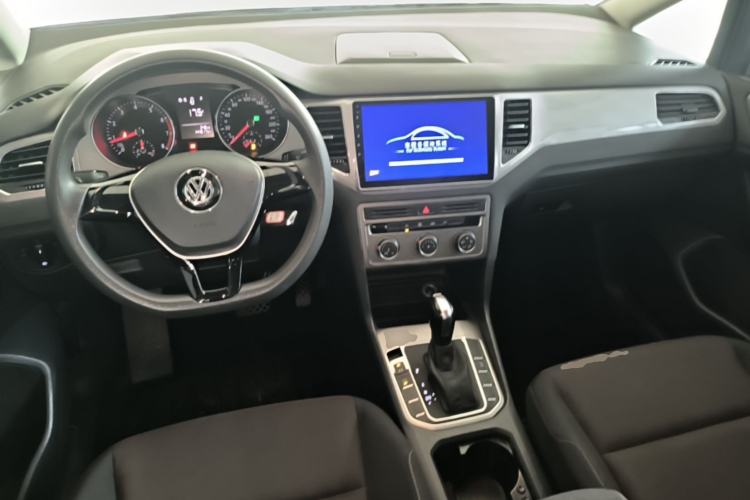 Used Volkswagen Golf Sportsvan 2016 1.6L Automatic Comfort Model Center Console