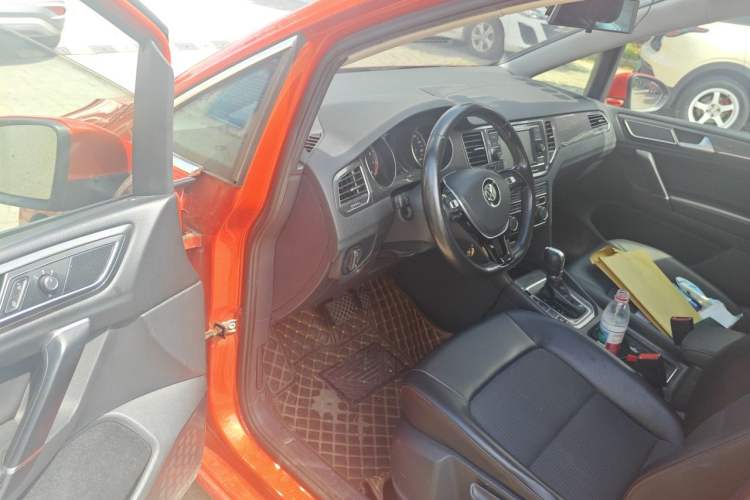 Used Volkswagen Golf Sportsvan 2016 230TSI Automatic Trend Edition Driver Seat
