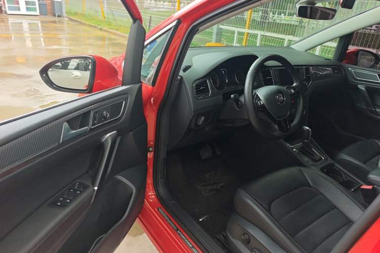 Used Volkswagen Golf Sportsvan 2016 280TSI Automatic Flagship Model Driver Seat