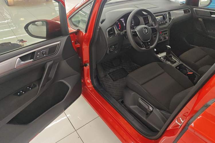 Used Volkswagen Golf Sportsvan 2016 1.6L Automatic Comfort Model Driver Seat