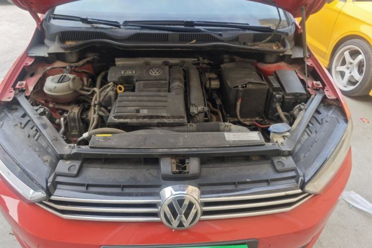 Used Volkswagen Golf Sportsvan 2016 230TSI Automatic Trend Edition Engine Bay