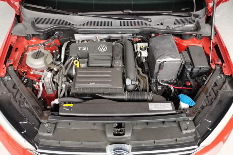 Used Volkswagen Golf Sportsvan 2016 230TSI Automatic Trend Edition Engine Bay