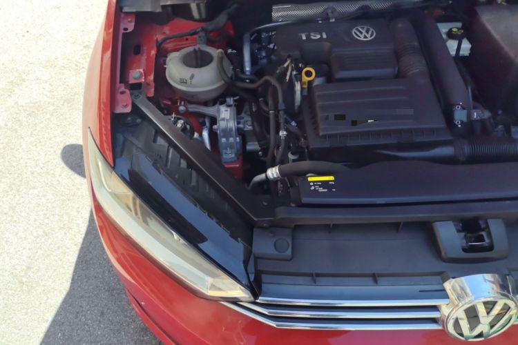 Used Volkswagen Golf Sportsvan 2016 230TSI Automatic Trend Edition Engine Bay Right