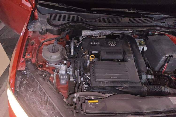Used Volkswagen Golf Sportsvan 2016 230TSI Automatic Luxury Version Engine Bay Right