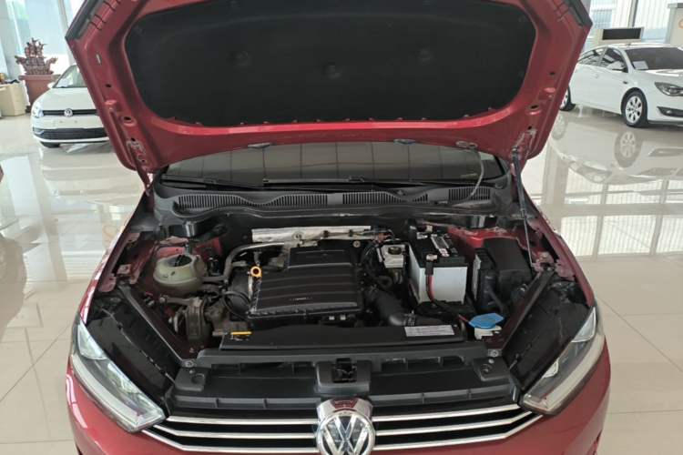 Used Volkswagen Golf Sportsvan 2016 1.6L Automatic Comfort Model Engine Bay