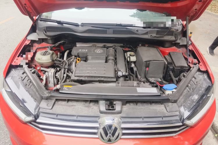 Used Volkswagen Golf Sportsvan 2016 230TSI Automatic Trend Edition Engine Bay