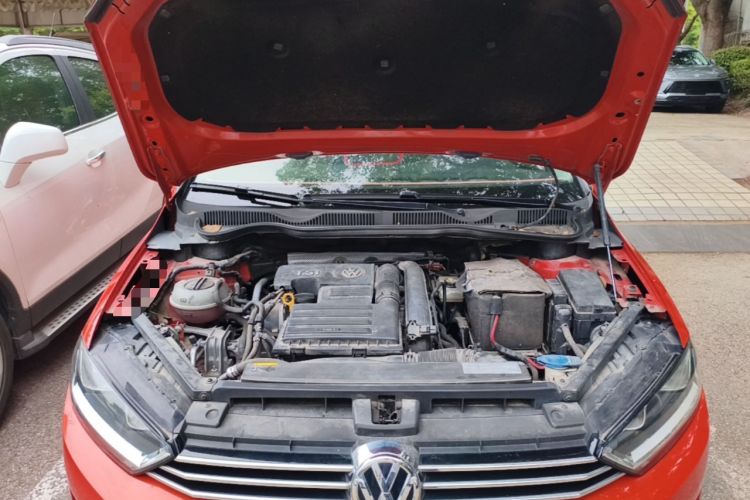 Used Volkswagen Golf Sportsvan 2016 230TSI Automatic Luxury Version Engine Bay