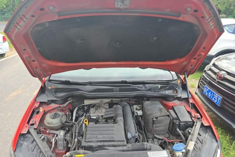 Used Volkswagen Golf Sportsvan 2016 230TSI Automatic Trend Edition Engine Bay