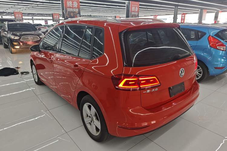 Used Volkswagen Golf Sportsvan 2016 1.6L Automatic Comfort Model Exterior 2