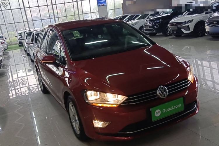 Used Volkswagen Golf Sportsvan 2016 1.6L Automatic Comfort Model Front Right 45 Deg