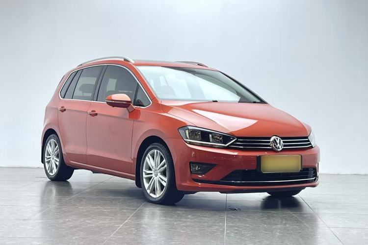 Used Volkswagen Golf Sportsvan 2016 230TSI Automatic Luxury Version Front Right 45 Deg