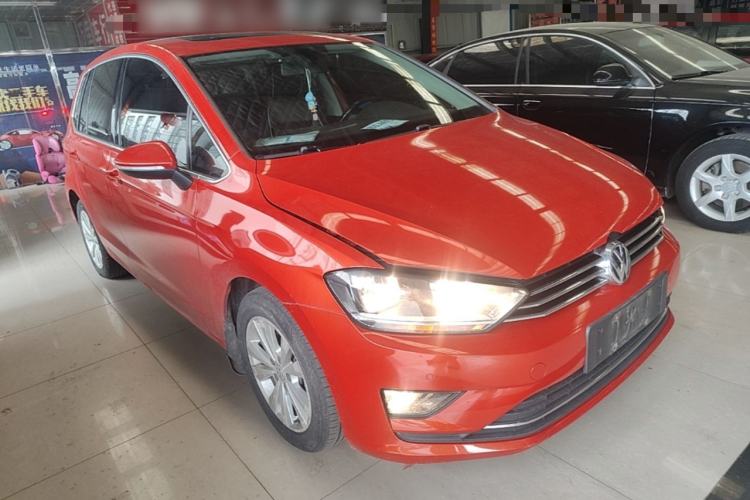 Used Volkswagen Golf Sportsvan 2016 230TSI Automatic Trend Edition Front Right 45 Deg