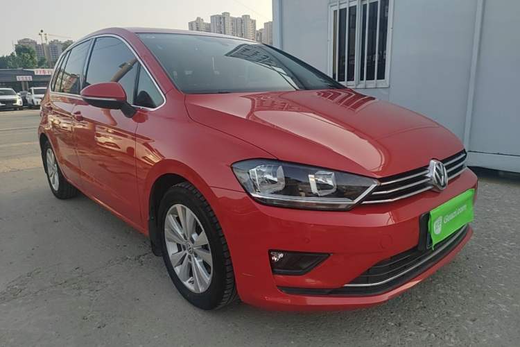 Used Volkswagen Golf Sportsvan 2016 230TSI Automatic Trend Edition Front Right 45 Deg