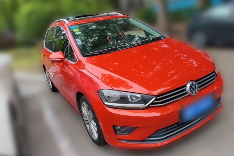 Used Volkswagen Golf Sportsvan 2016 230TSI Automatic Luxury Version Front Right 45 Deg
