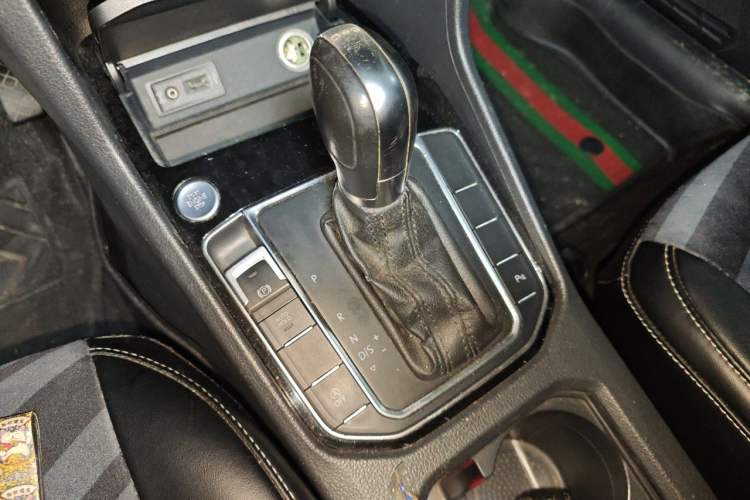 Used Volkswagen Golf Sportsvan 2016 280TSI Automatic Flagship Model Gear Lever