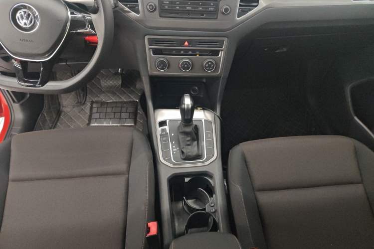 Used Volkswagen Golf Sportsvan 2016 1.6L Automatic Comfort Model Gear Lever