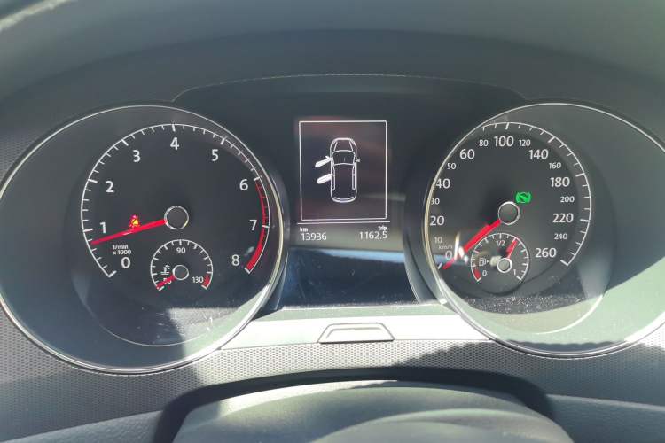 Used Volkswagen Golf Sportsvan 2016 230TSI Automatic Trend Edition Instrument Cluster