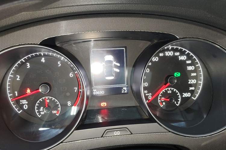 Used Volkswagen Golf Sportsvan 2016 230TSI Automatic Trend Edition Instrument Cluster