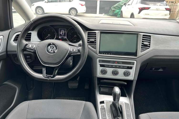 Used Volkswagen Golf Sportsvan 2016 230TSI Automatic Trend Edition Interior 1
