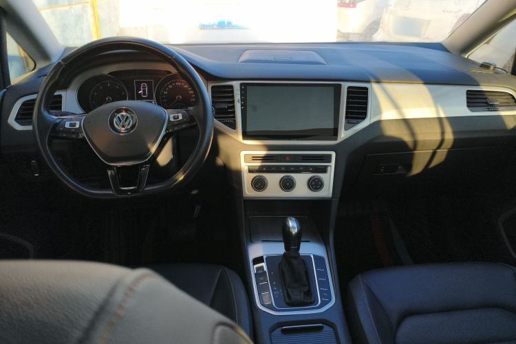 Used Volkswagen Golf Sportsvan 2016 230TSI Automatic Trend Edition Interior 2