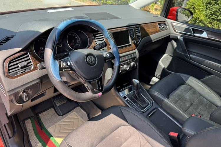Used Volkswagen Golf Sportsvan 2016 280TSI Automatic Flagship Model Interior 2