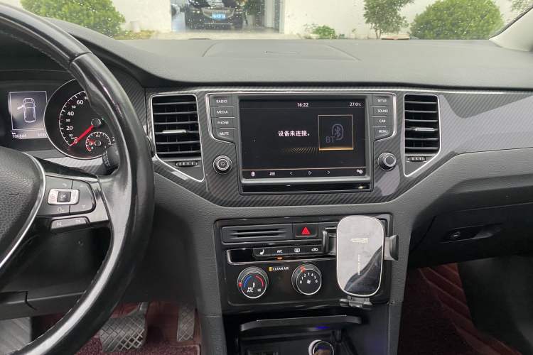 Used Volkswagen Golf Sportsvan 2016 280TSI Automatic Luxury Model Interior 3