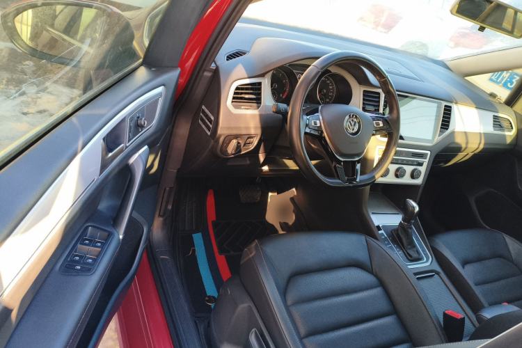 Used Volkswagen Golf Sportsvan 2016 230TSI Automatic Trend Edition Interior 3