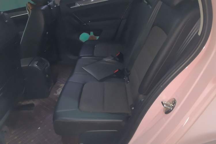 Used Volkswagen Golf Sportsvan 2016 230TSI Automatic Trend Edition Interior 4
