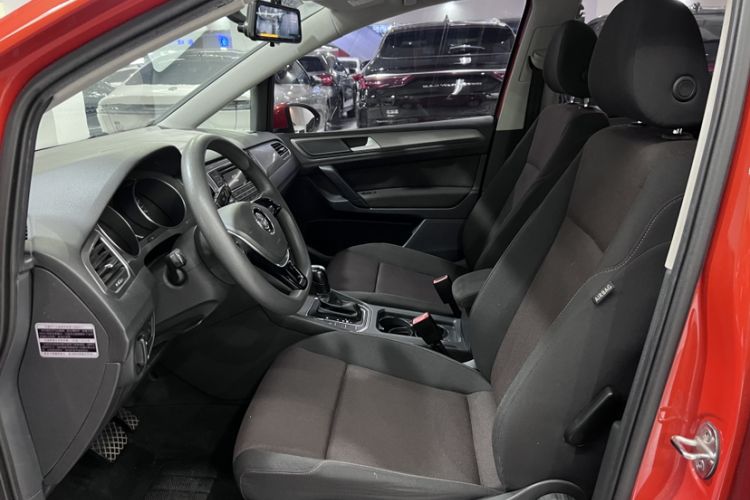 Used Volkswagen Golf Sportsvan 2016 1.6L Automatic Comfort Model Interior 4