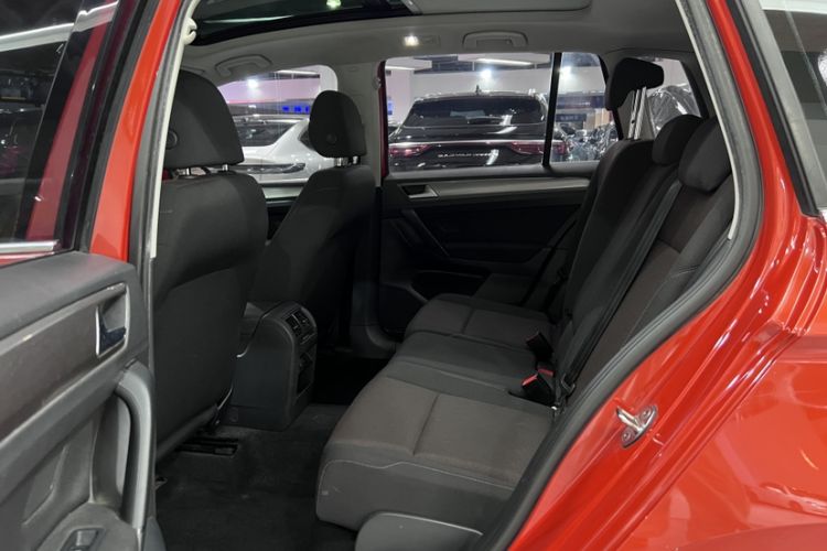 Used Volkswagen Golf Sportsvan 2016 1.6L Automatic Comfort Model Interior 6