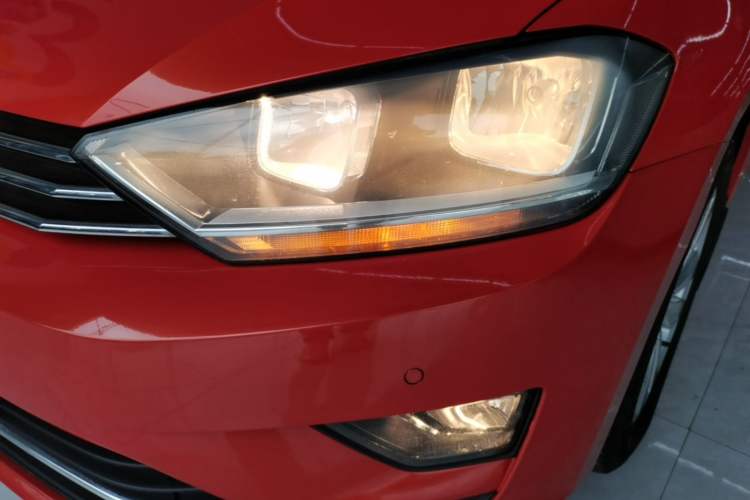 Used Volkswagen Golf Sportsvan 2016 230TSI Automatic Trend Edition Left Front Headlight