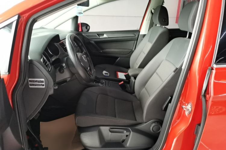 Used Volkswagen Golf Sportsvan 2016 230TSI Automatic Trend Edition Left Front Seat