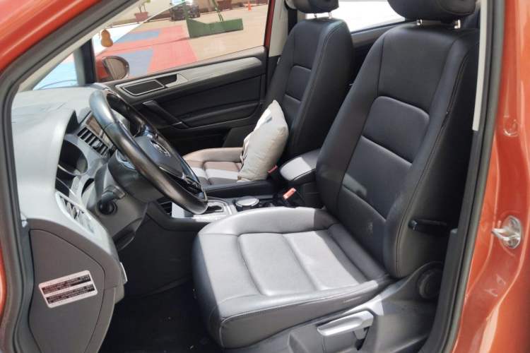 Used Volkswagen Golf Sportsvan 2016 230TSI Automatic Trend Edition Left Front Seat